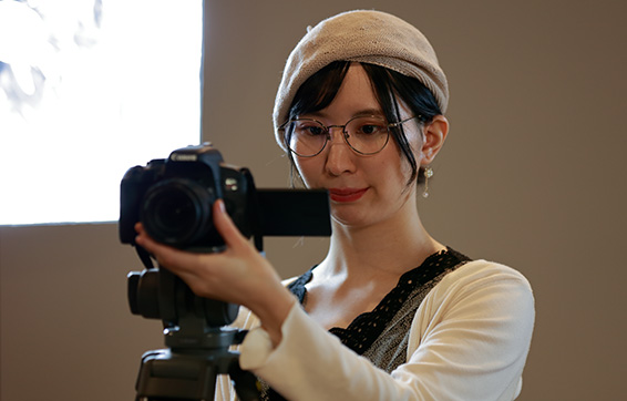 シンプルな作品であれば一人で撮影・編集ができる制作スピードを持つ