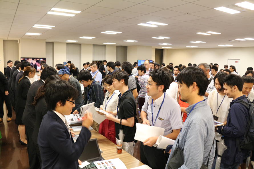 採用担当者から本音が聞ける会社説明会