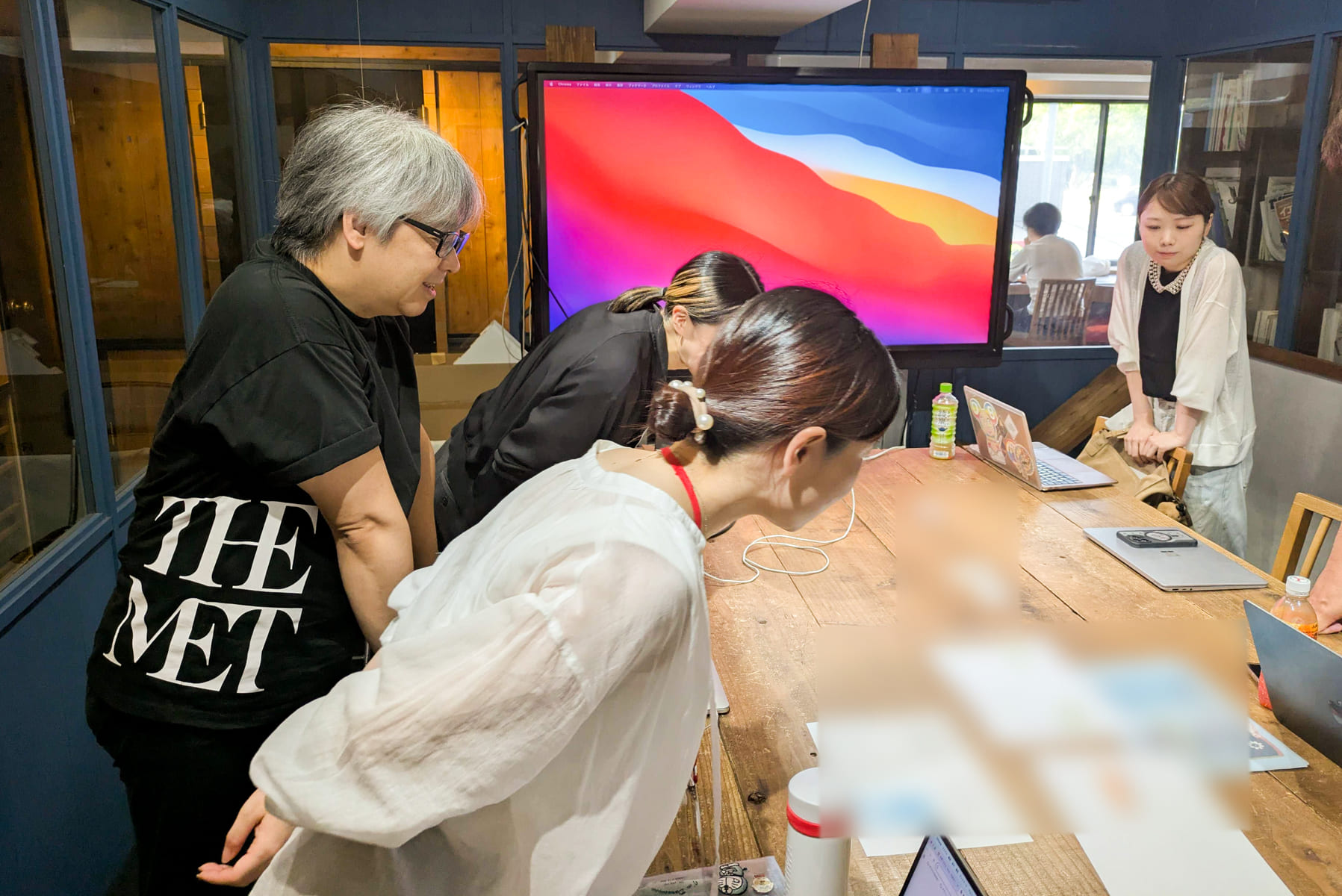 Webデザイナー専攻6月生「中間課題コーディング講評会」&8月生「名刺課題講評会」レポート