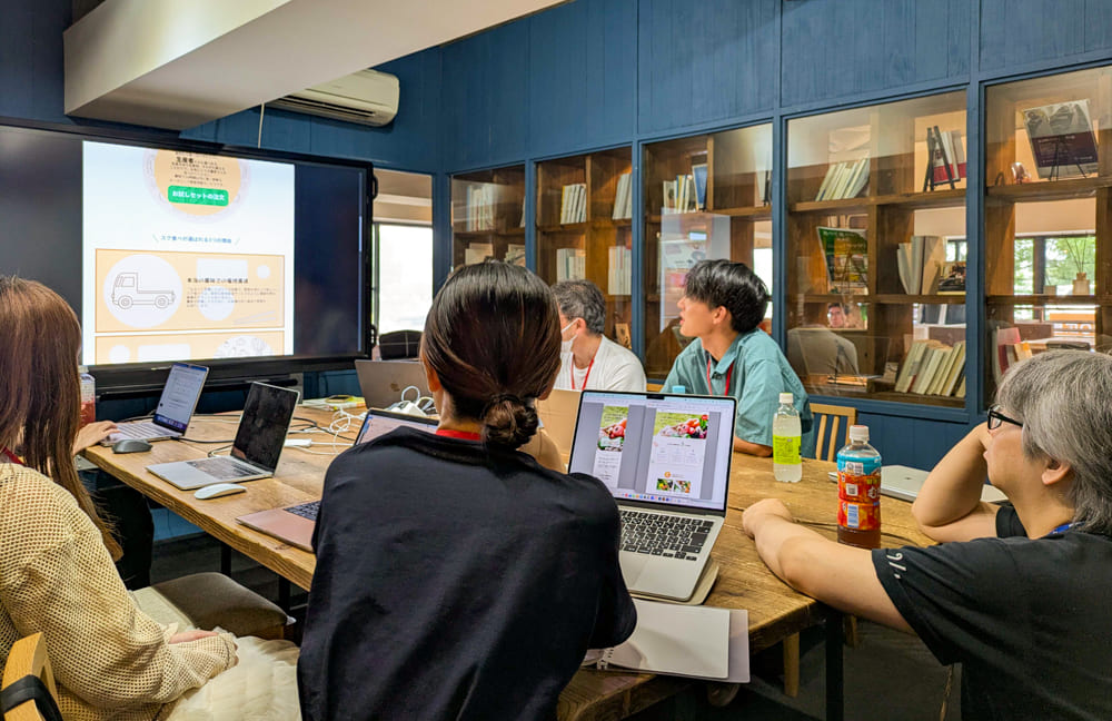 Webデザイナー専攻5月生「卒業制作コーディング講評会」/8月生「中間課題デザイン講評会」レポート
