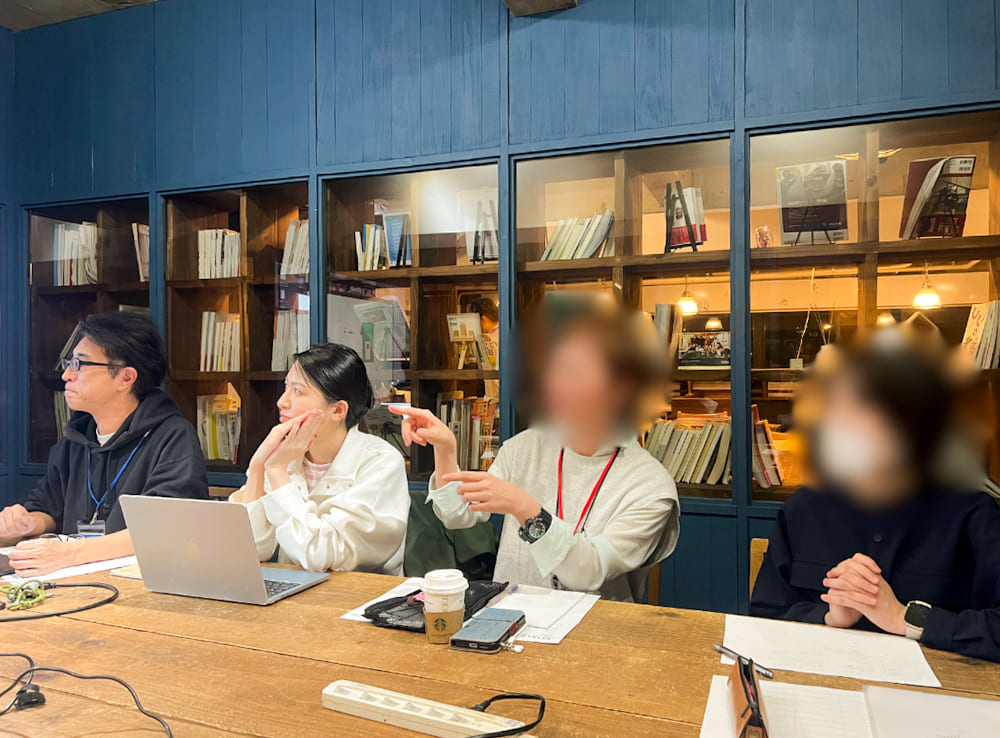 Webデザイナー専攻10月生「第2回 名刺講評会＆中間課題オリエンテーション」レポート