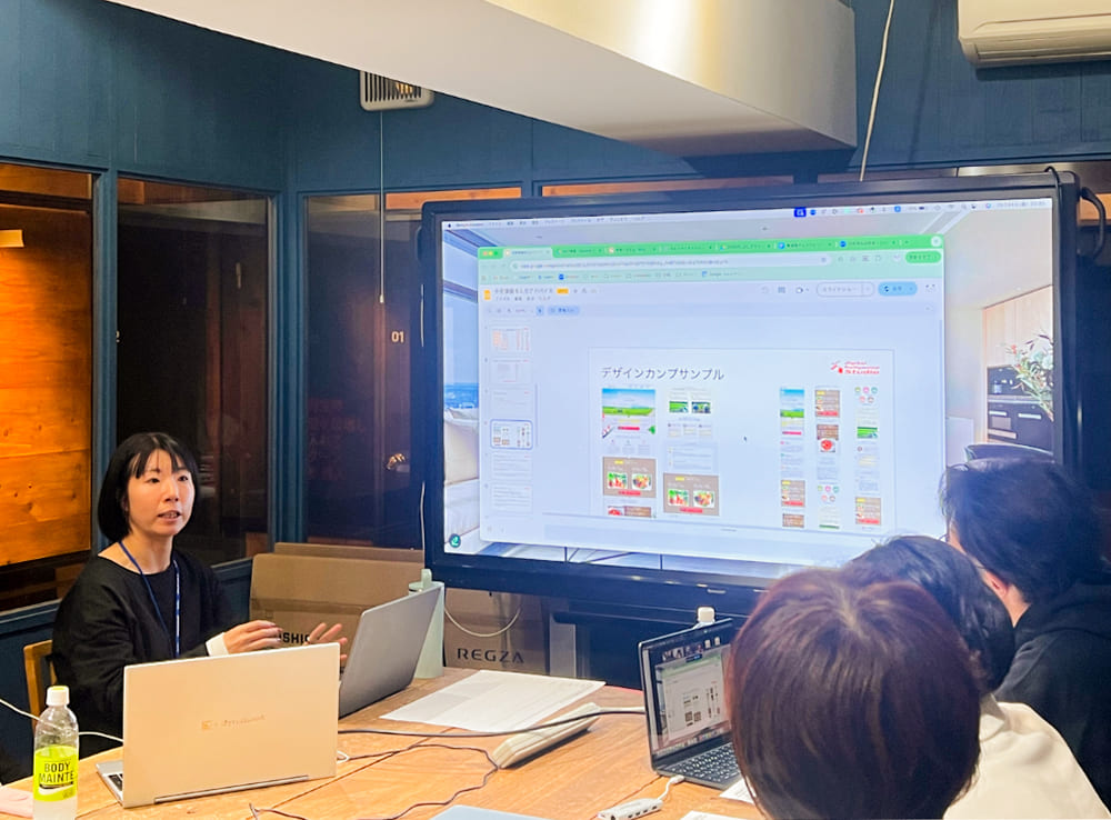 Webデザイナー専攻10月生「第2回 名刺講評会＆中間課題オリエンテーション」レポート