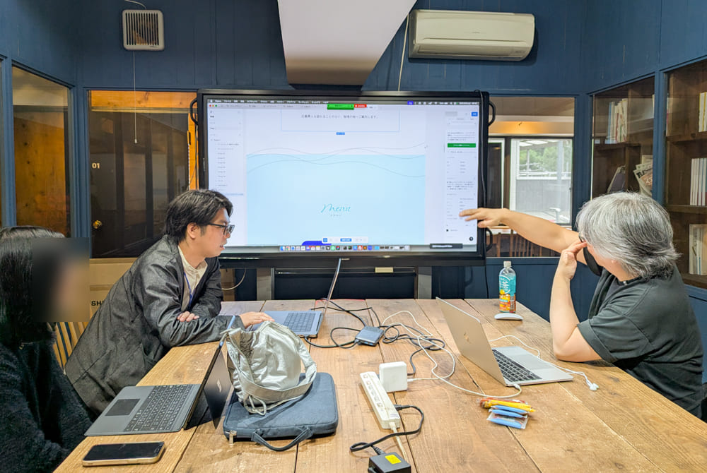 Webデザイナー専攻6月生の「卒業制作デザイン講評会」開催レポート