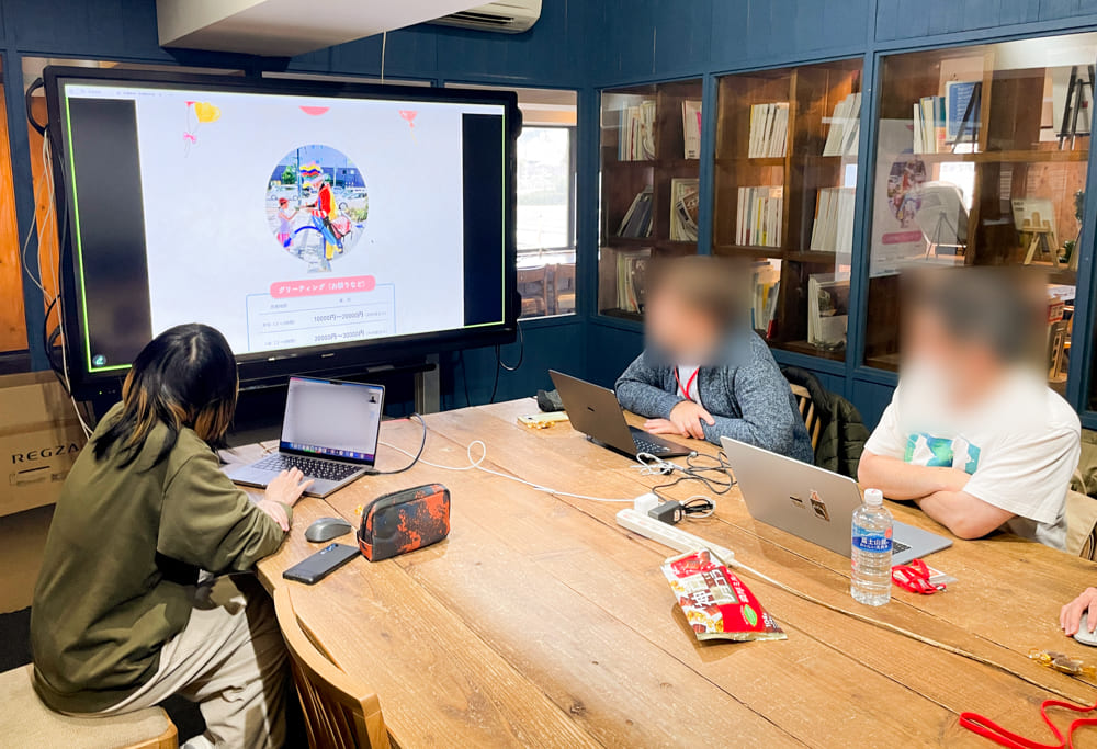 Webデザイナー専攻8月生「卒業制作デザイン講評会」開催レポート