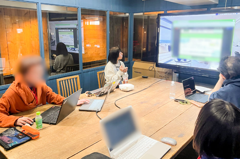 Webデザイナー専攻10月生「第5回 卒業制作企画講評会」開催レポート