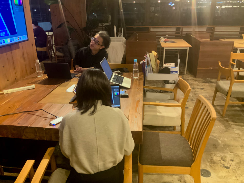 グラフィック講座12月生3ヶ月目課題（チラシ実案件）講評会レポート