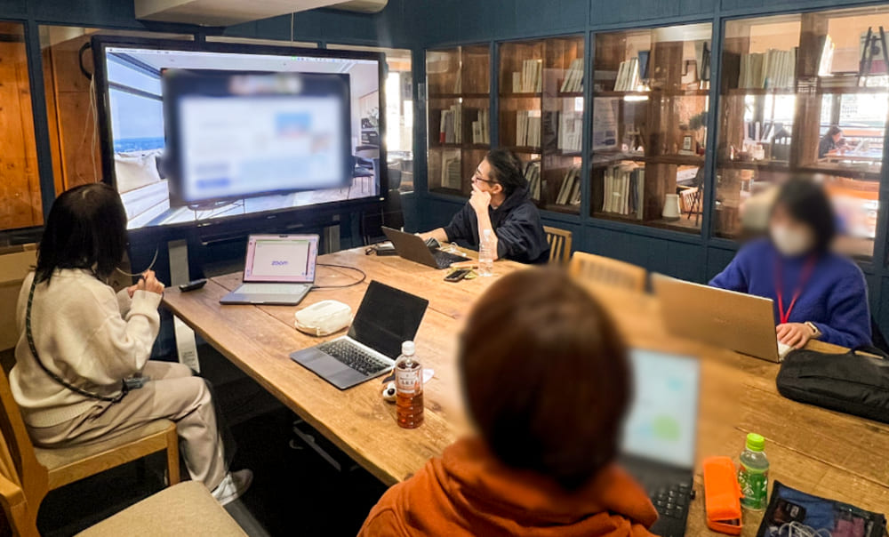 Webデザイナー専攻10月生「第6回 卒業制作デザイン講評会」レポート