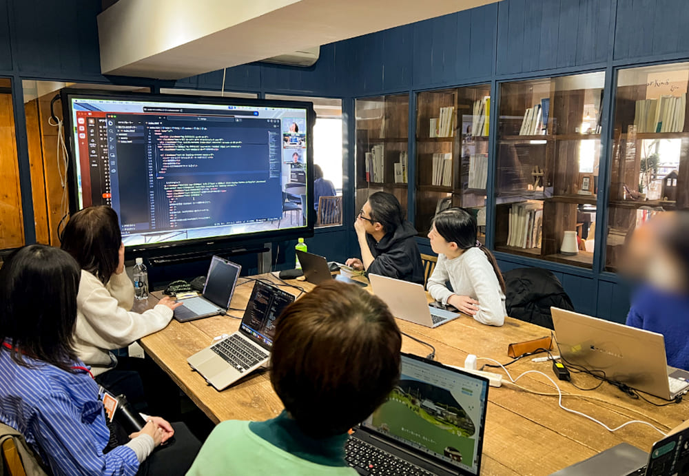 Webデザイナー専攻10月生「第7回 卒業制作コーディング講評会」レポート