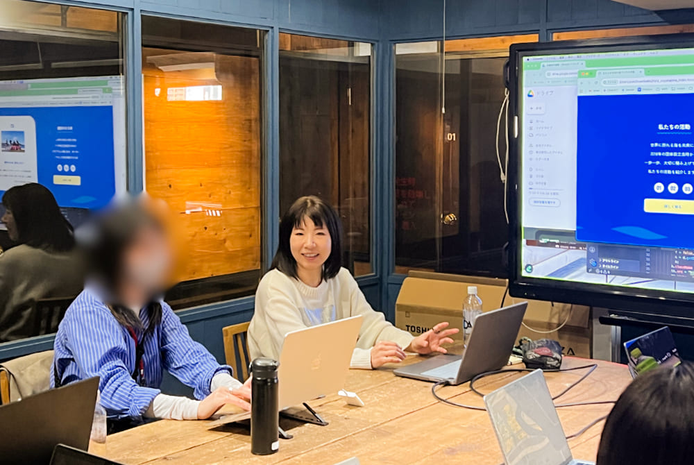 Webデザイナー専攻10月生「第7回 卒業制作コーディング講評会」レポート