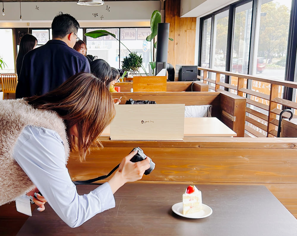 【交流イベント】グラフィック講座 佐藤先生主催「Tea Room 第3回｜美味しいケーキを楽しみながら写真を学ぼう」