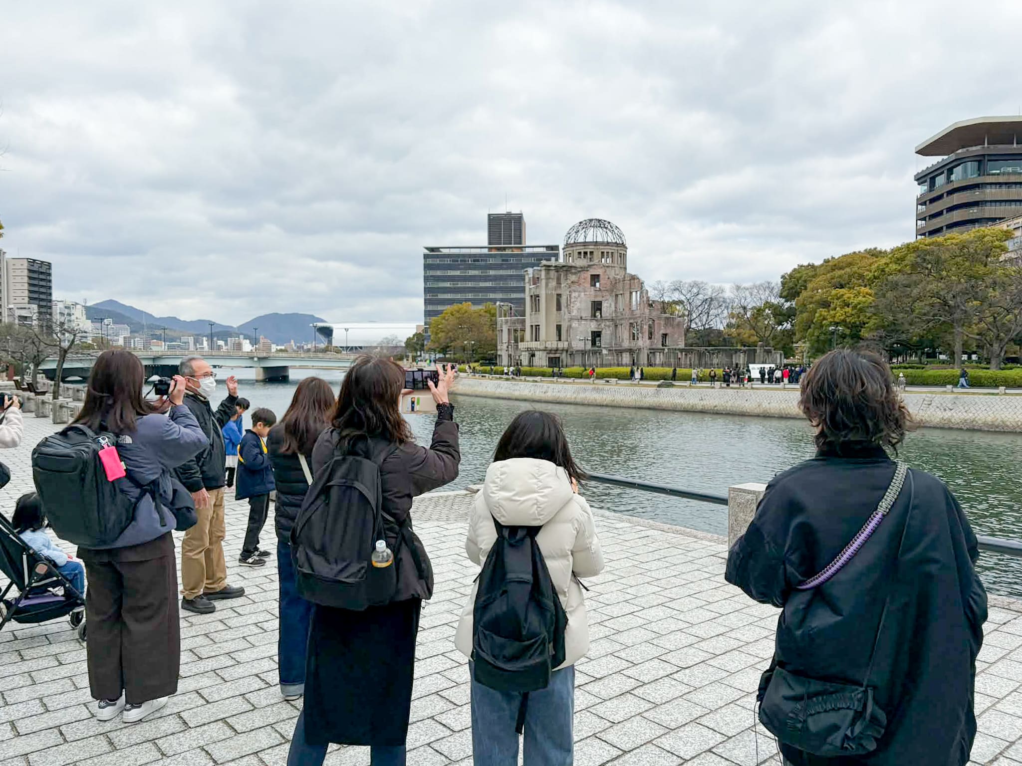 広島のとうろう流し チラシ・Webサイトコンペ結果発表