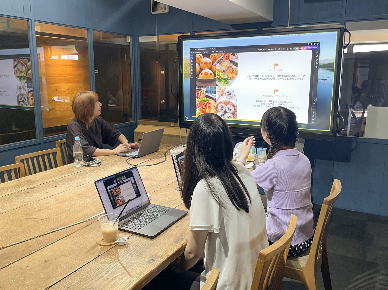 Webデザイナー専攻8月生 入学オリエンテーション・4月生卒業制作企画講評会レポート