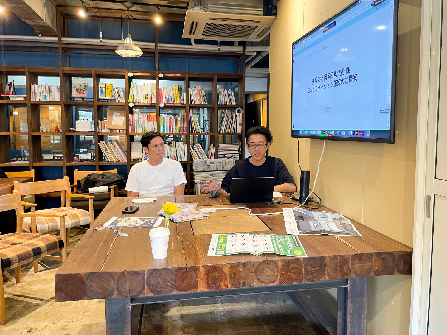 グラフィック講座4月生「卒業制作発表会」レポート