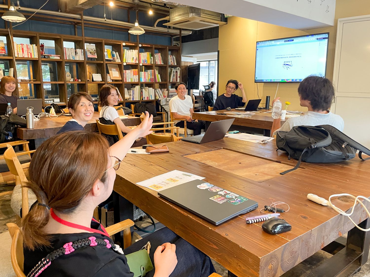グラフィック講座4月生「卒業制作発表会」レポート