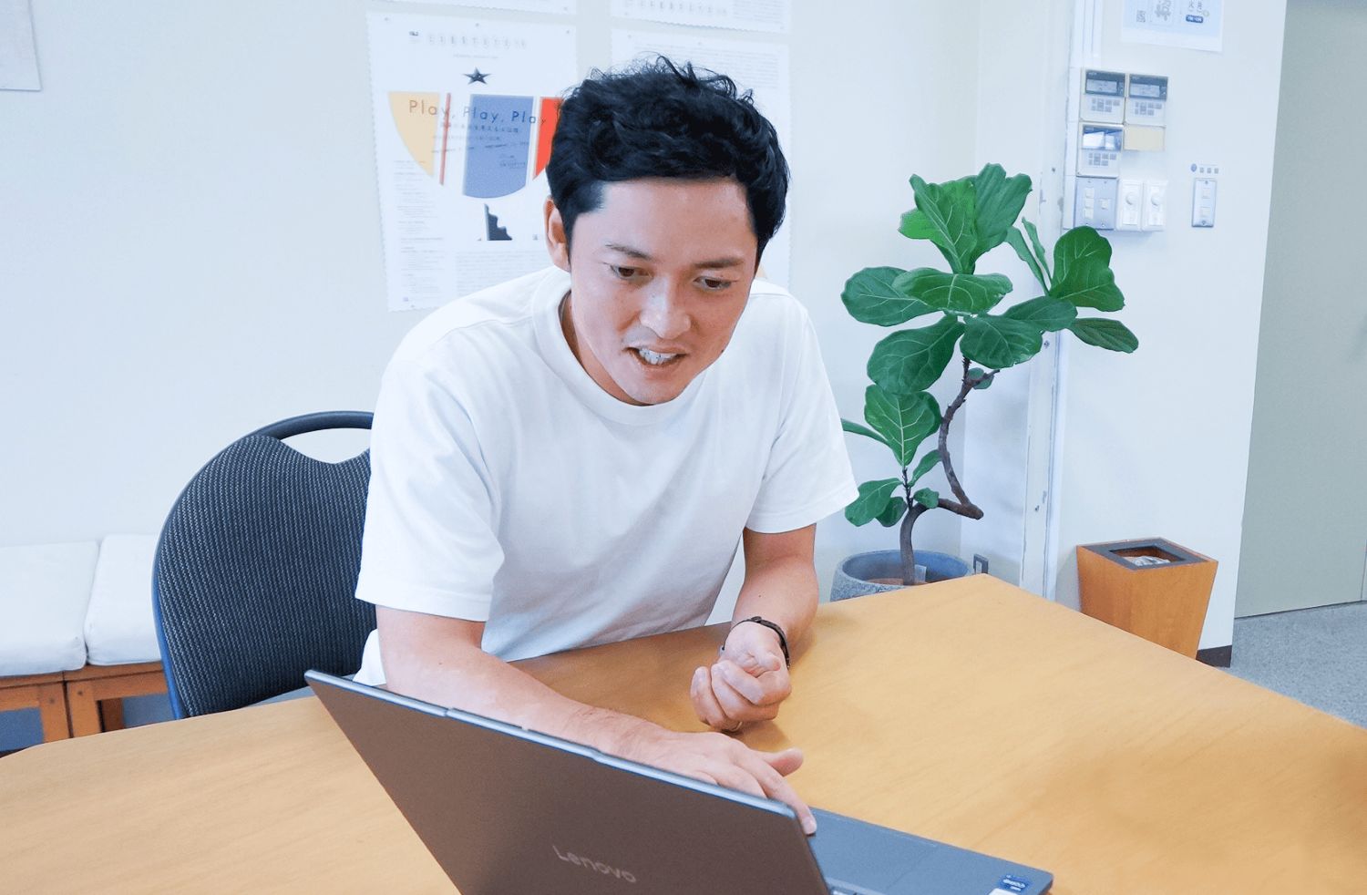 【卒業生インタビュー】「必要なのはセンスではなくロジック」公務員としての経験とクリエイティブが、一本につながった4ヶ月。
