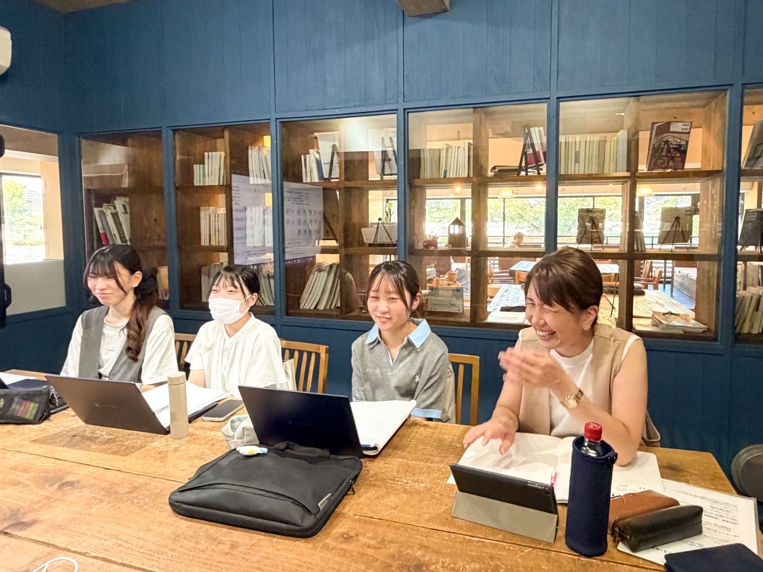 Webデザイナー専攻 主婦・ママクラス1月生「お仕事TRYプロジェクト：ロゴ発表会＆Webデザイン設計講評会」レポート