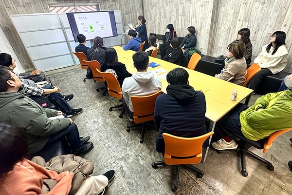 作品発表の様子