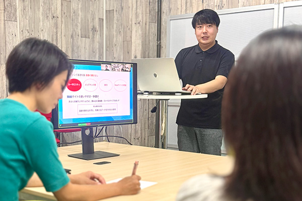 ライブ授業も定期的に開催