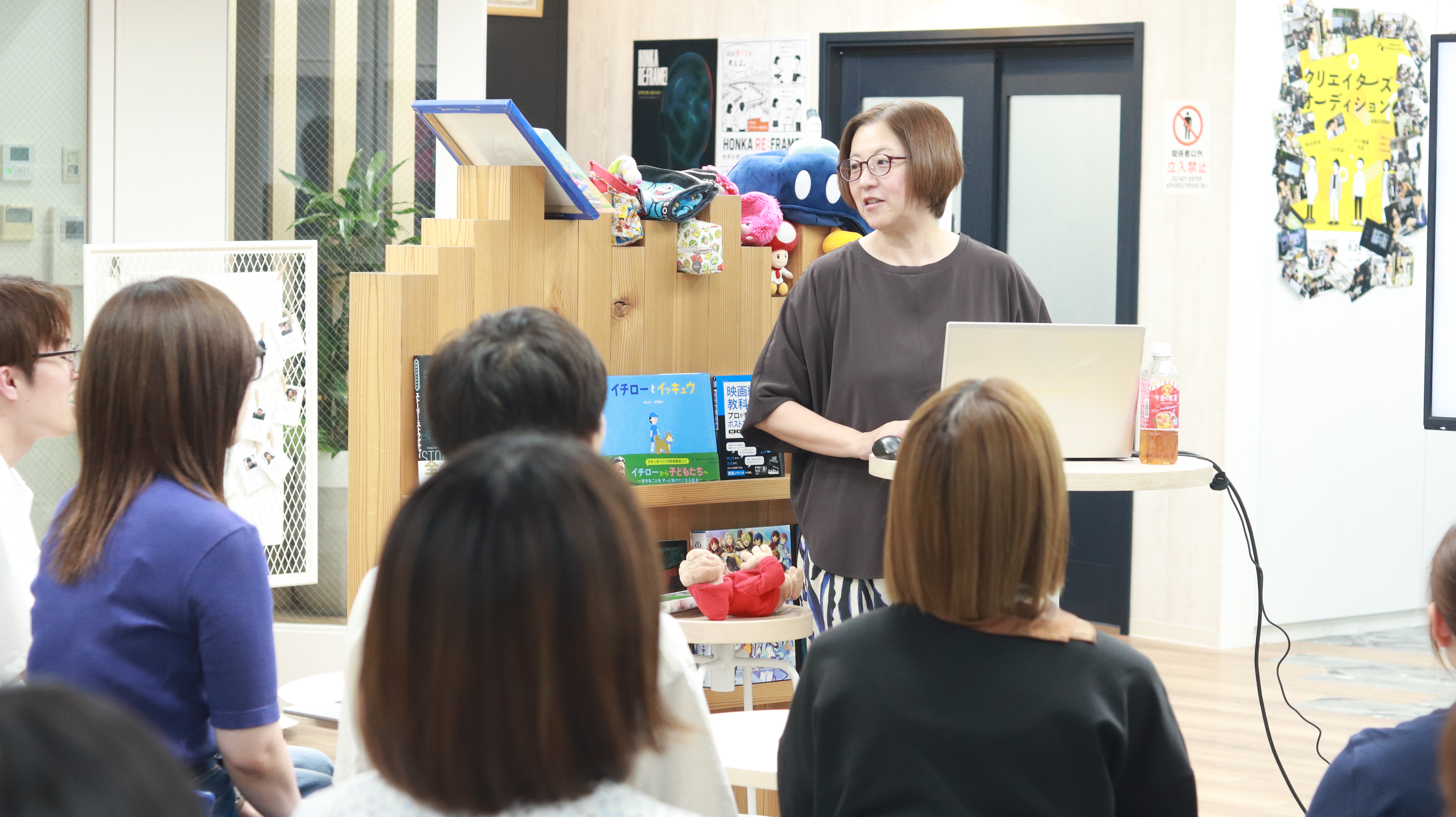 面接やポートフォリオについてお話ししている様子
