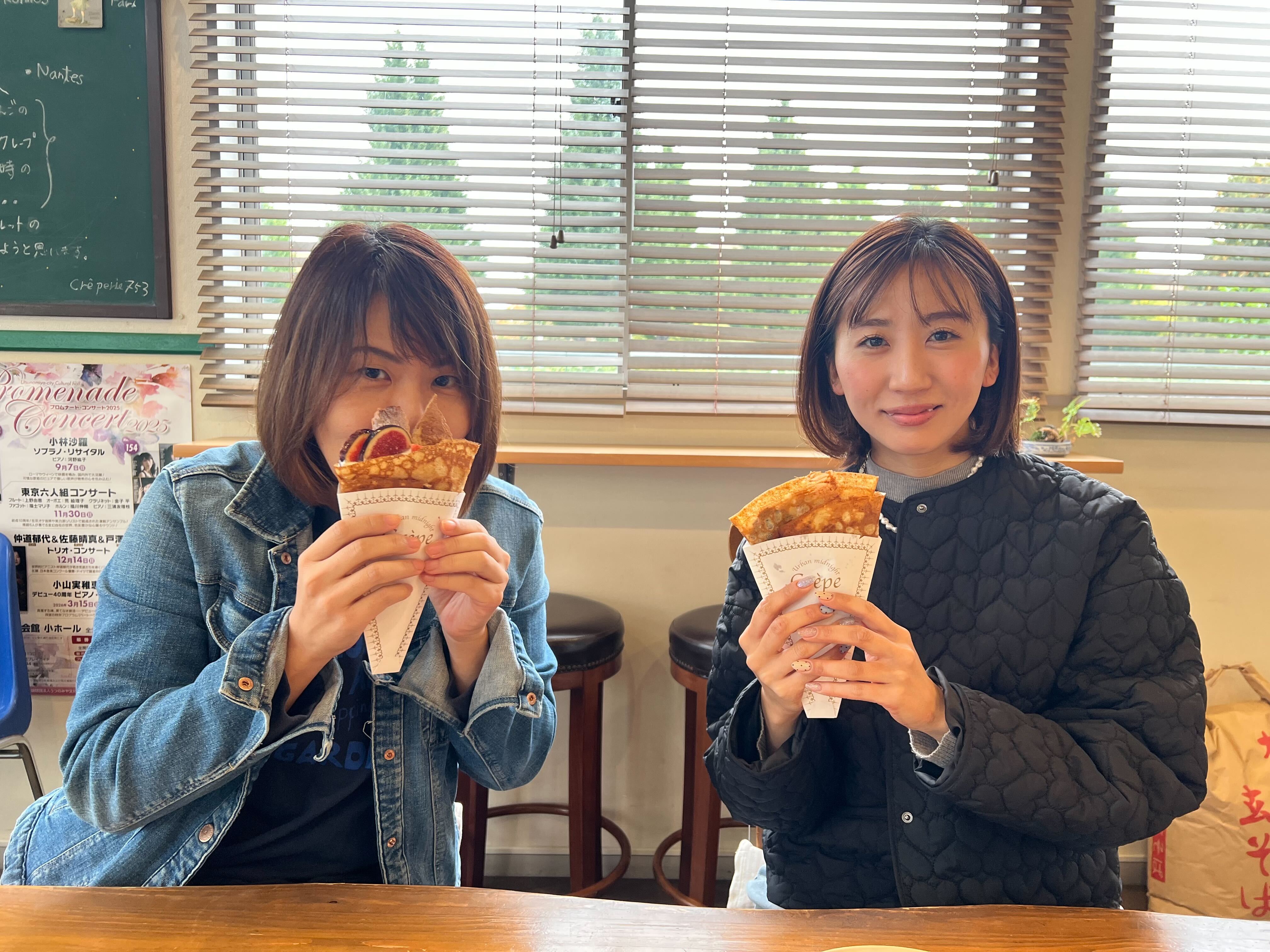 スタッフからインタビューを受ける上田さん